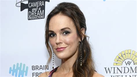 Erin Cahill Previews New Hallmark Flick Hearts In The Game