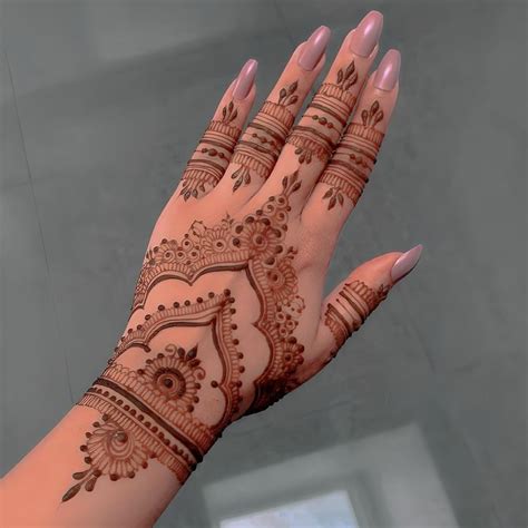 Pin By Kristin Smale On Henna Henna Designs Back Pretty Henna