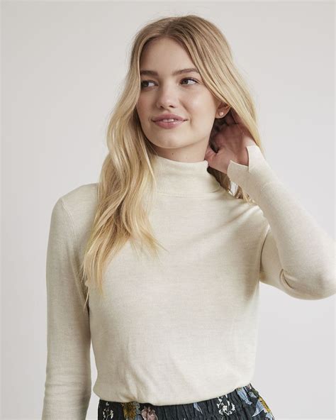 Long Sleeve Turtleneck Sweater RW CO