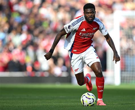 Arsenal Will Hold Talks With Thomas Partey Regarding His Future