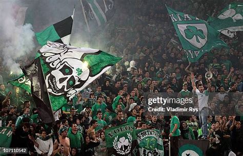 Panathinaikos Fans Photos and Premium High Res Pictures - Getty Images