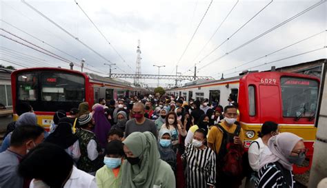 Stasiun Bogor Mengalami Lonjakan Pengguna KRL