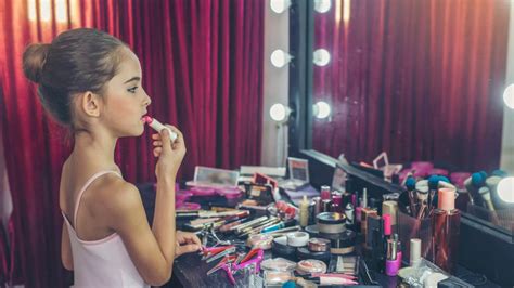 How To Apply Stage Makeup For Dancers Saubhaya Makeup