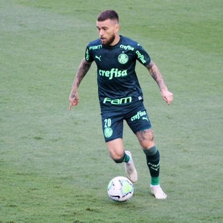 Só falta assinar Santos encaminha contrato curto para Lucas Lima