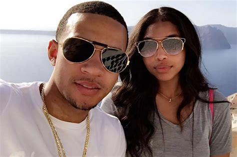 Memphis Depay On Holiday In Greece With Girlfriend Lori Harvey Mirror