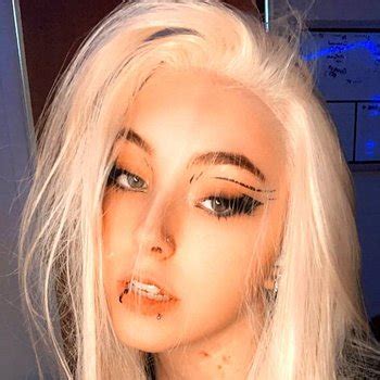 Get 3 Summer Rayne Free Stripping And Nude Links At FreeOnes