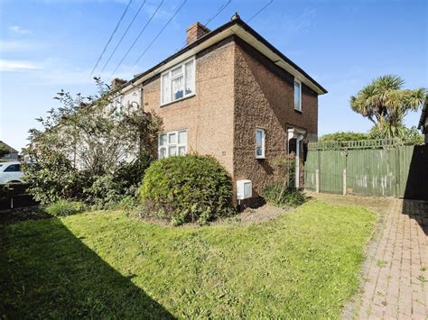 2 Bed End Terrace House For Sale In Spurling Road Dagenham Rm9 £