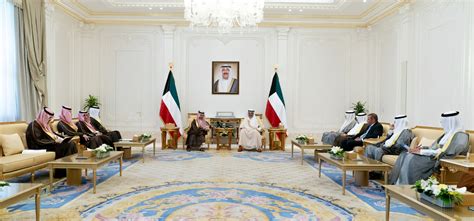 كونا Kuwait Crown Prince receives Saudi FM accompanying delegation