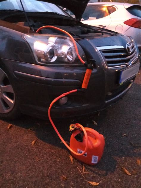 Полезный в хозяйстве насос — Toyota Avensis II, 2 л, 2007 года | своими ...