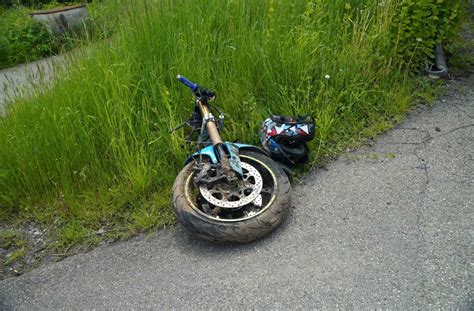 Zwei Motorradfahrer Schwer Verletzt