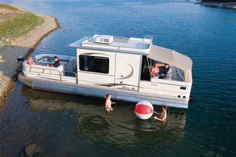 Pontoon Cabin Cruisers