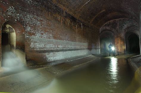 Fleet Riversewer In London This Ancient Side Tunnel Offers A Glimpse