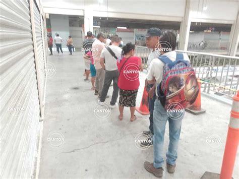 Tabasco HOY on Twitter EntérateTHSe reporta larga fila en el Banco