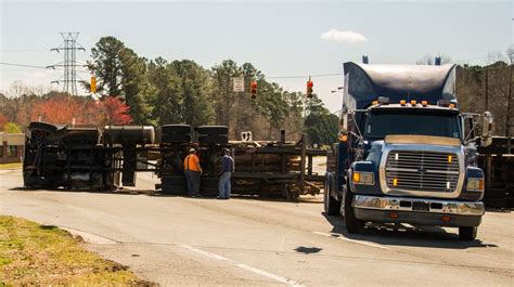 Tractor Trailer Accident Lawyer In Lakeland No Win No Fee Available