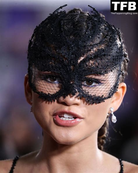 Zendaya Coleman Looks Hot At The LA Premiere Of Columbia Pictures Spider Man No Way Home In