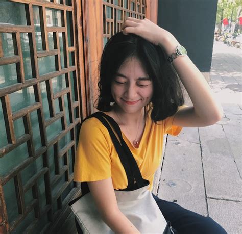 Cô bạn Trung Quốc được mệnh danh hot girl má lúm vì xinh như búp bê