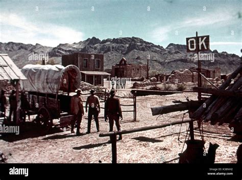 Gunfight at the ok corral film hi-res stock photography and images - Alamy