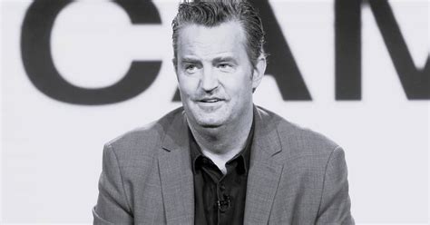 Matthew Perry nie żyje Aktor Przyjaciół miał 54 lata Noizz