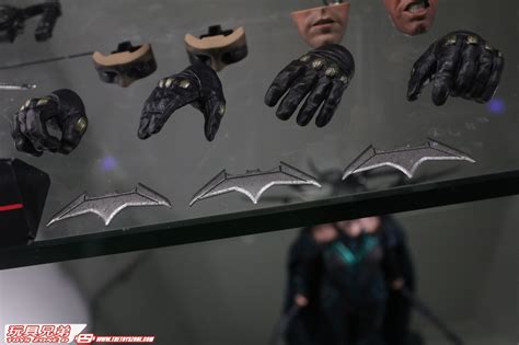 Hot Toys正義聯盟蝙蝠俠 Batman 實物樣辦登場 Toys Zone D 玩具兄弟 Figures Price List