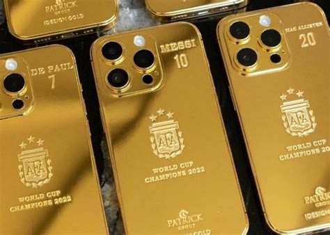 Меси купи златни айфони за 200К за своите съотборници - Brato.bg