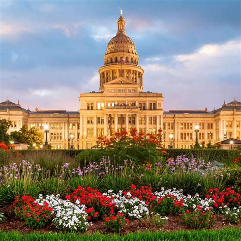 Texas State Capitol Before Dark Wall Art | Photography