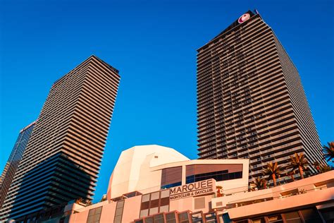 The Cosmopolitan of Las Vegas | The two towers of the Cosmopolitan of ...