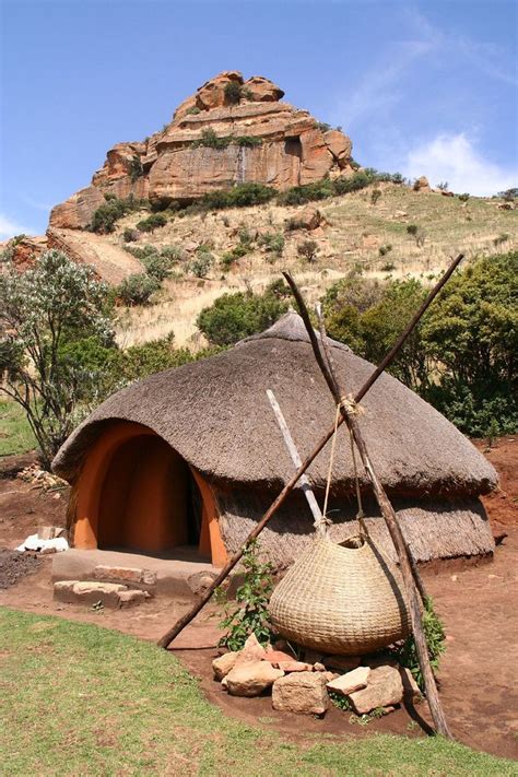 Stunning African Mud Hut Style House With Many New Styles