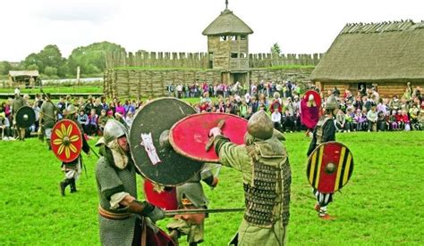 Festyn Archeologiczny W Biskupinie Polska Piast W Szczeg Owy