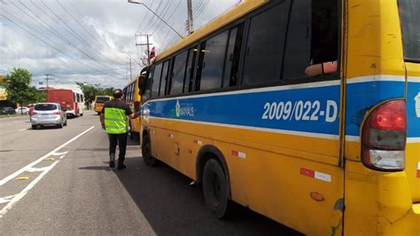 Em Manaus Motorista De Micro Nibus Amarelinho Autuado Por