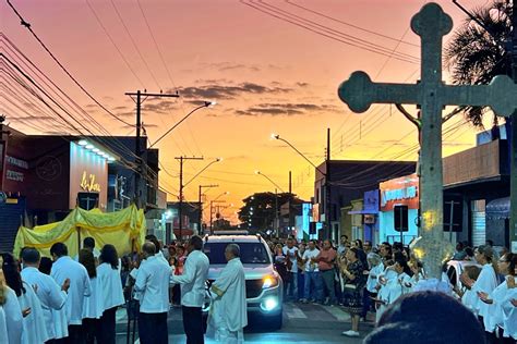 Santu Rio Bas Lica De Nossa Senhora D Abadia Celebra Corpus Christi