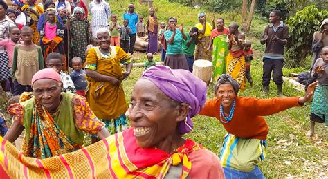 The Batwa: Pygmy people of Bwindi - Nomad Africa Magazine | Celebrating ...