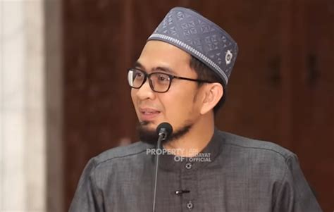 Kata Ustadz Adi Hidayat Ini Yang Akan Didapat Jika Rajin Berdoa Meski