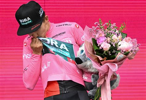 Giro D Italia 2022 Trionfo Di Hindley A Sobrero La Tappa 21