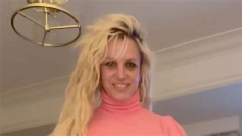 Britney Spears Va Sans Soutien Gorge Et Baisse Presque Ses Sous