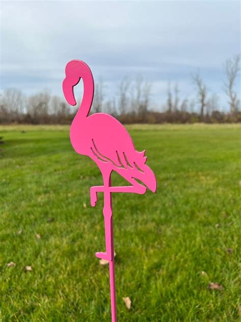 Metal Pink Flamingo Lawn Stake Steel Lawn Ornament Garden Stake Garden Art Flamingo