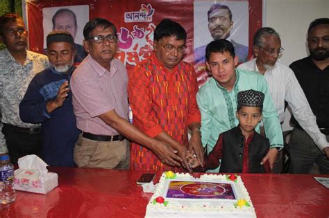 ভোলায় আনন্দ টিভি’র কেক কেটে ৬ষ্ঠ বর্ষপূর্তি উদযাপন – জনতার বাণী