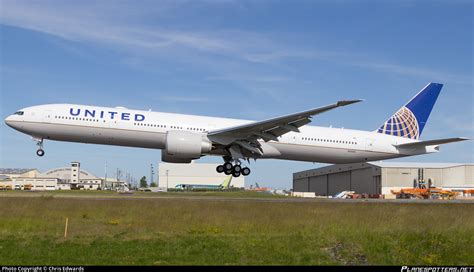 N2142U United Airlines Boeing 777 322ER Photo By Chris Edwards ID