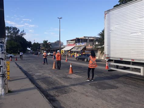 Barreiras sanitárias no 1º de maio impedem dois mil veículos de