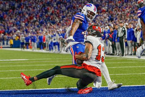 An In Depth Look At Bucs Offense Vs Bills Defense Pewter Report