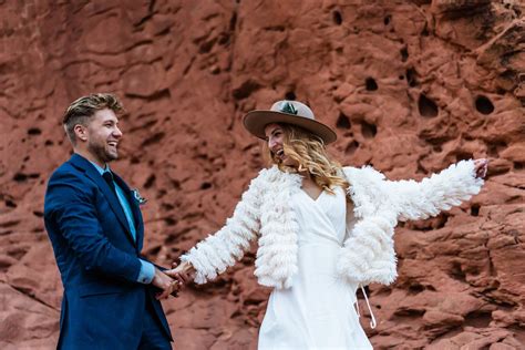 Stylish Garden of the Gods Engagement Photos - Run Wild With Me Photography