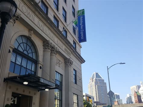 Park Sleep Fly Packages at Holiday Inn Express Downtown Baltimore