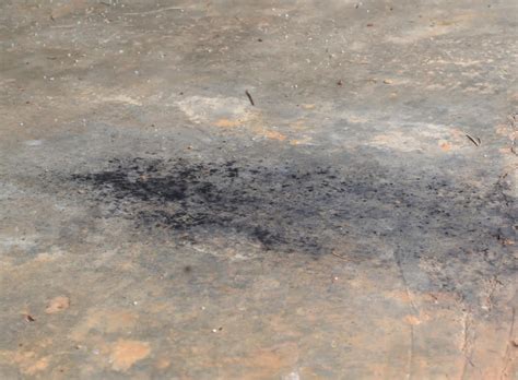 how to clean oil off the garage floor