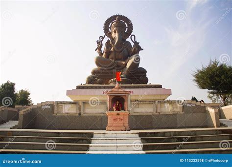 21 Ft Tall Lord Parshuram Statue Burondi Dapoli Konkan Stock Photo