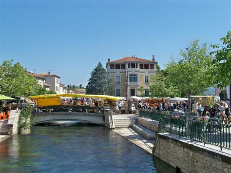 Dorp In De Provence Isle Sur La Sorgue