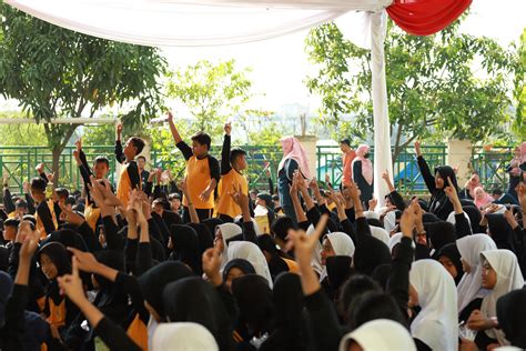 Galeri Foto Roadshow Sosialisasi Dan Edukasi Peduli Kesehatan Mental