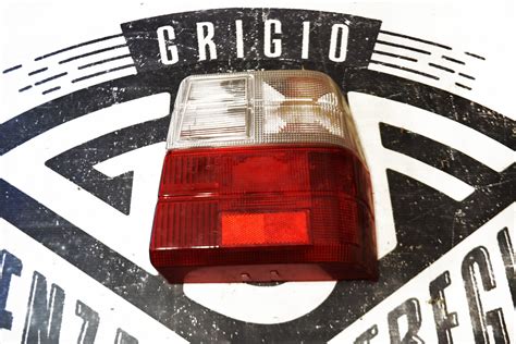 Plastica Fanale Posteriore Destro Fiat Uno Turbo Cristallo Rosso