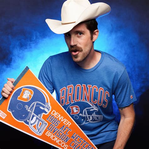 Denver Broncos Helmet Retro | Vintage Denver Broncos T-Shirt – HOMAGE