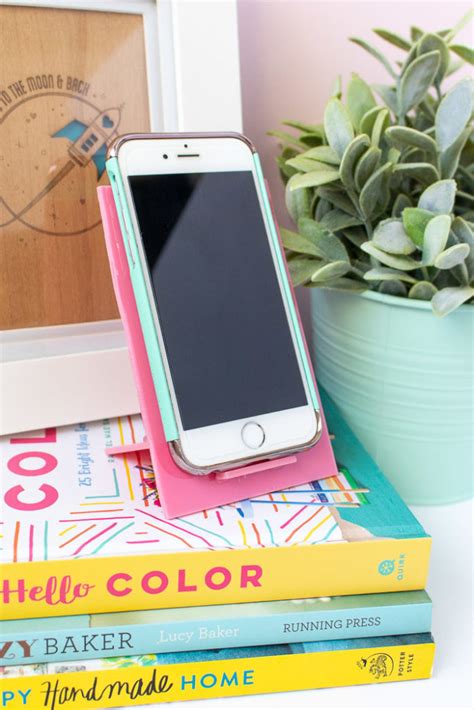 Make It Diy Acrylic Phone Stand With Personality