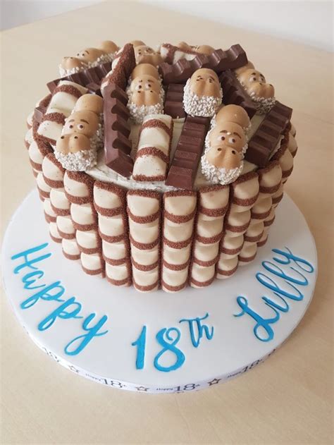 Kinder Bueno Birthday Cake In 2024 Biscuit Cake Strawberry Cakes