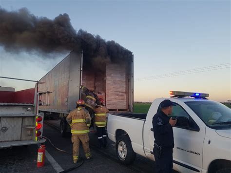 Arde tráiler cargada con frituras Bokados La Otra Plana